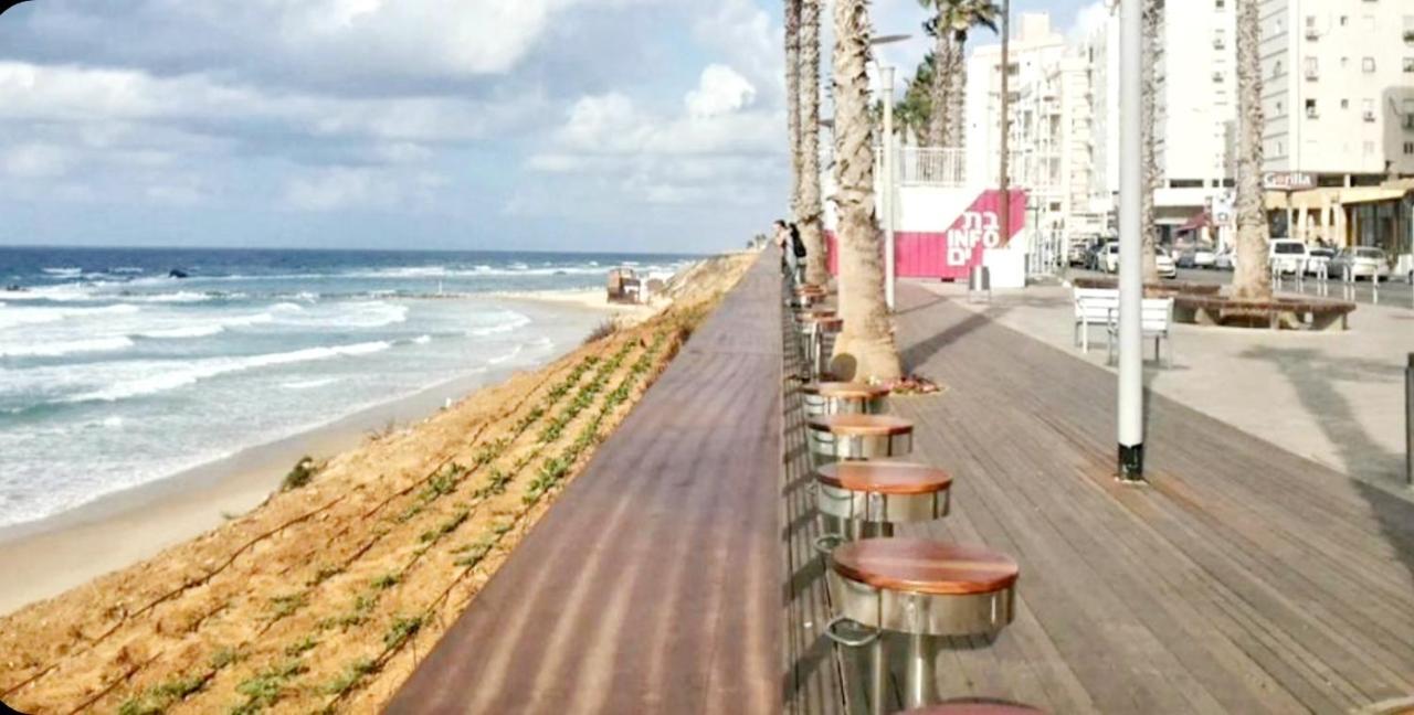 612 Apartment On The Beach Bat Yam Eksteriør billede