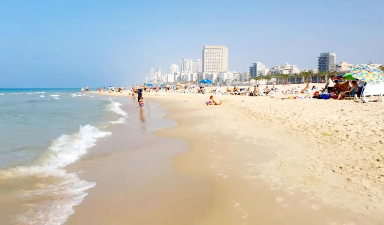 612 Apartment On The Beach Bat Yam Eksteriør billede