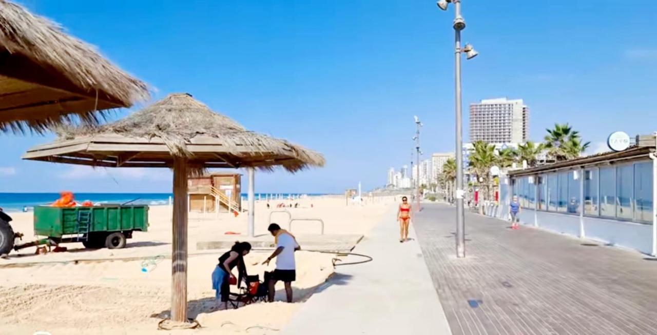 612 Apartment On The Beach Bat Yam Eksteriør billede