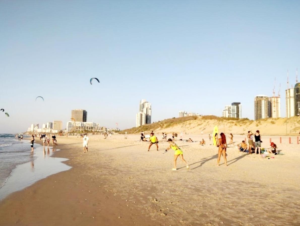 612 Apartment On The Beach Bat Yam Eksteriør billede