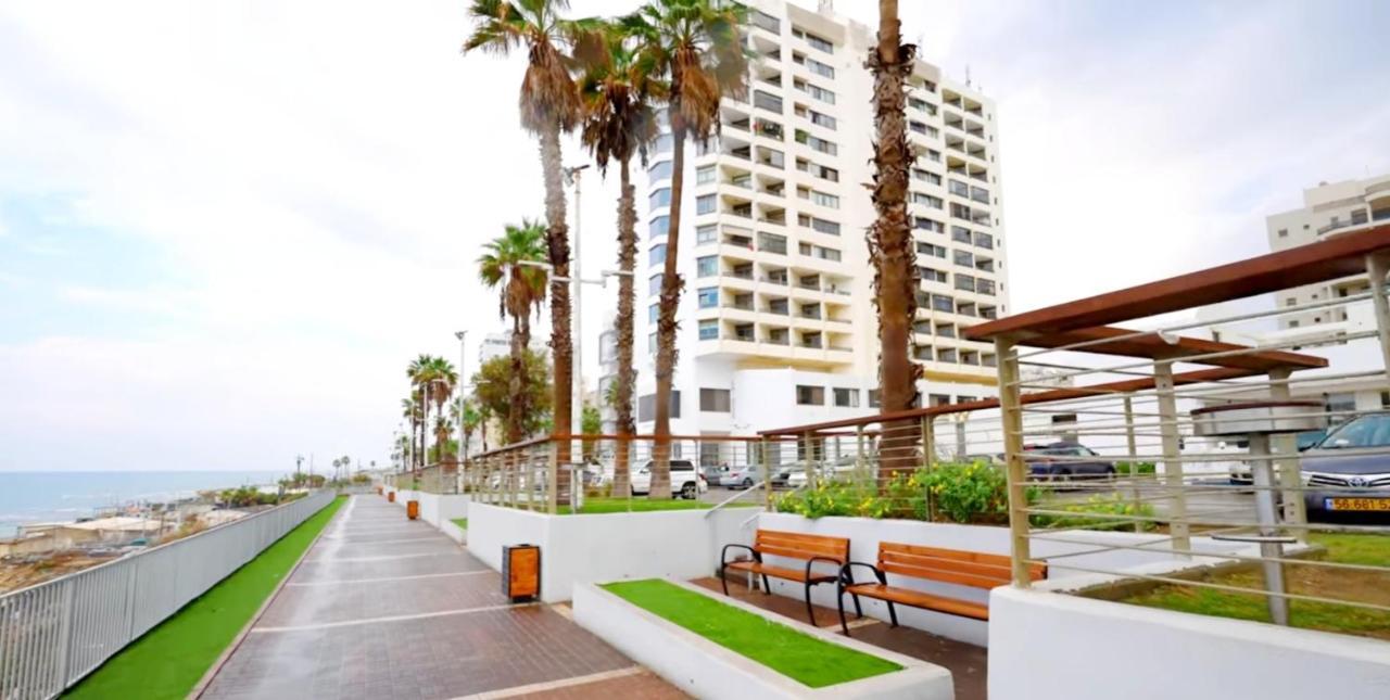 612 Apartment On The Beach Bat Yam Eksteriør billede