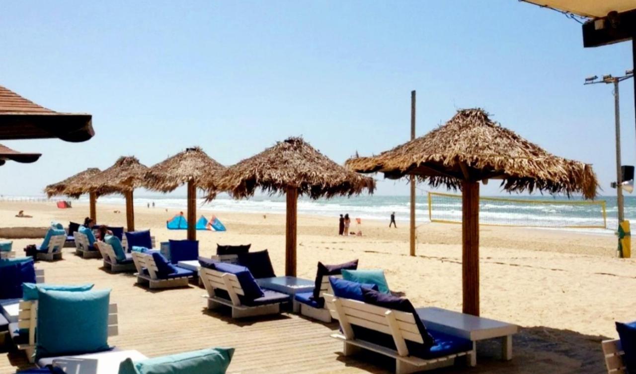 612 Apartment On The Beach Bat Yam Eksteriør billede
